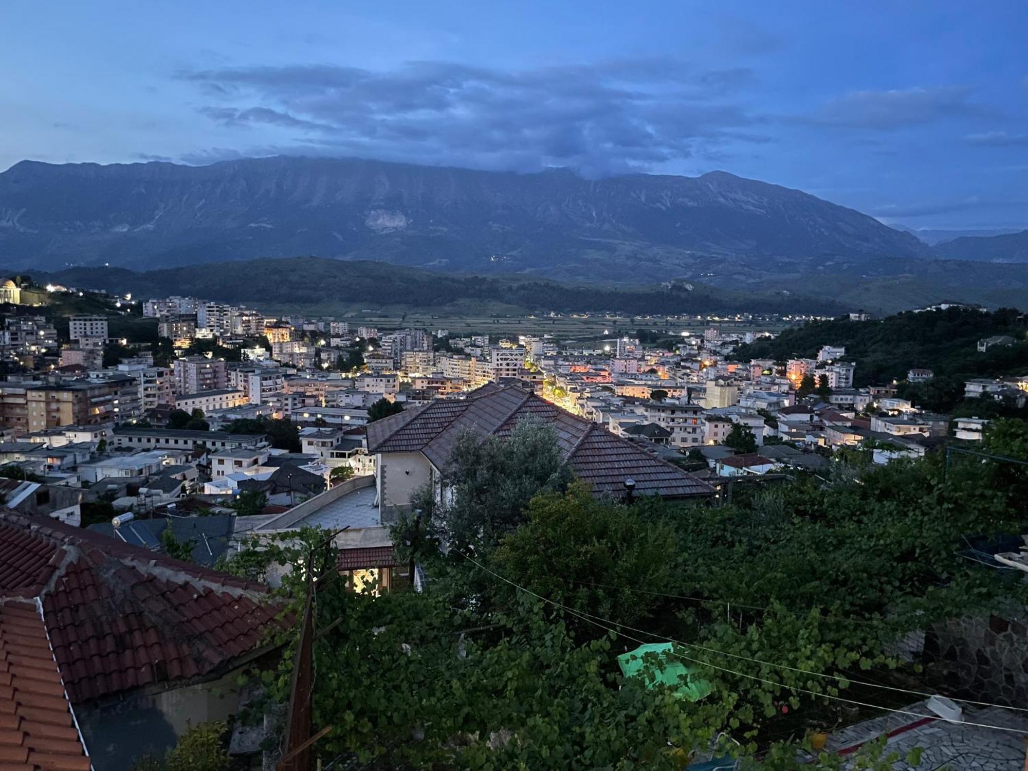 Luigi Guest House Gjirokastër المظهر الخارجي الصورة