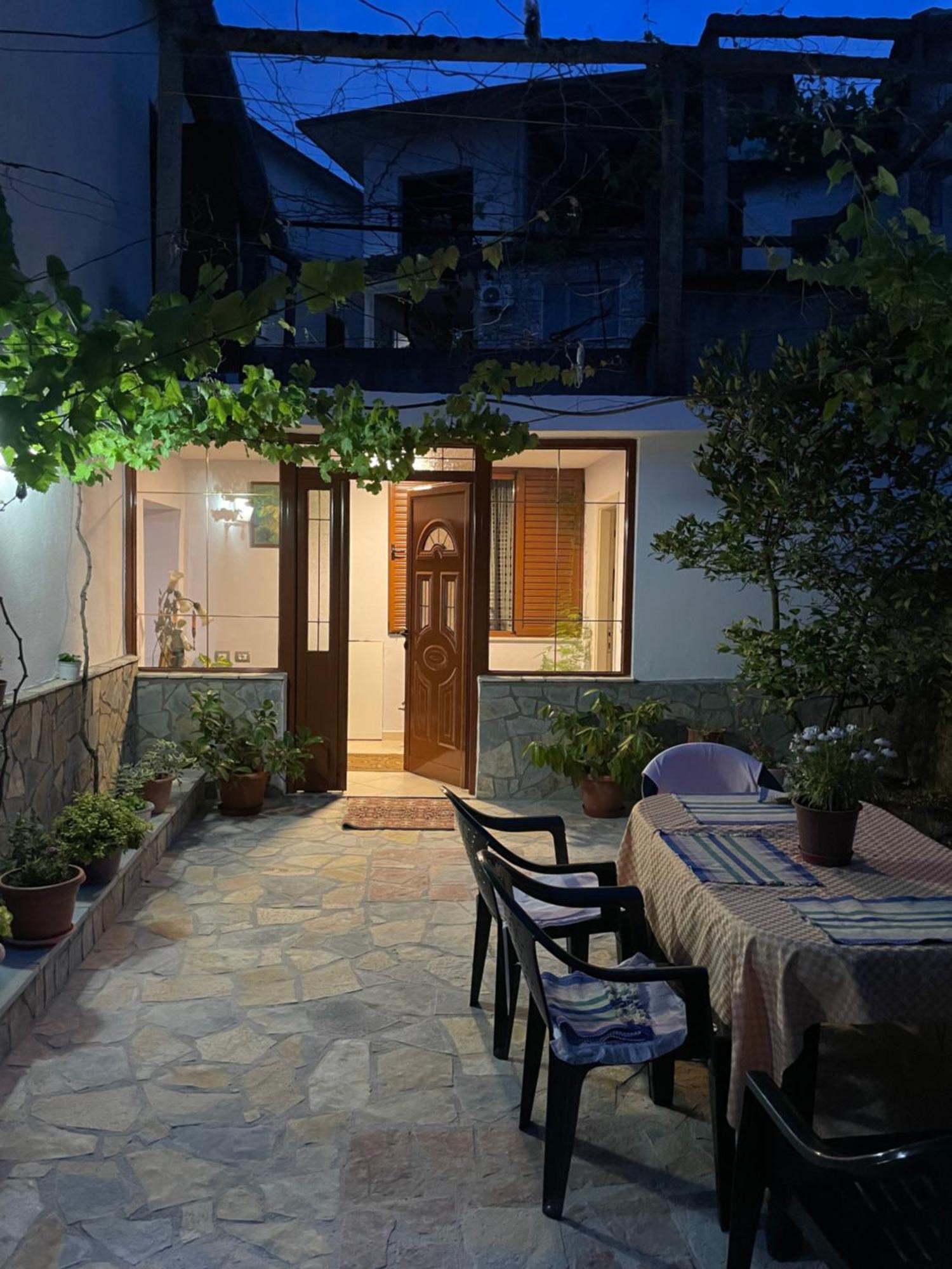 Luigi Guest House Gjirokastër المظهر الخارجي الصورة