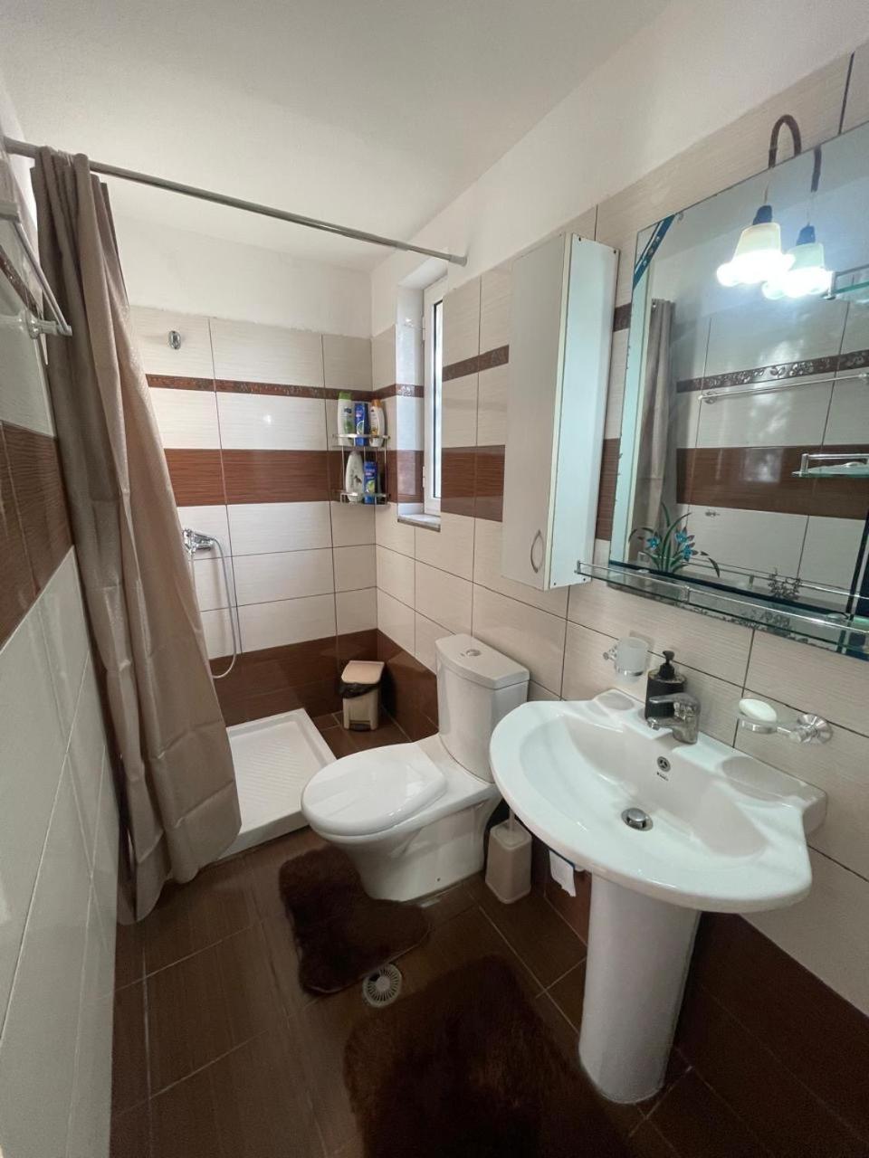 Luigi Guest House Gjirokastër المظهر الخارجي الصورة