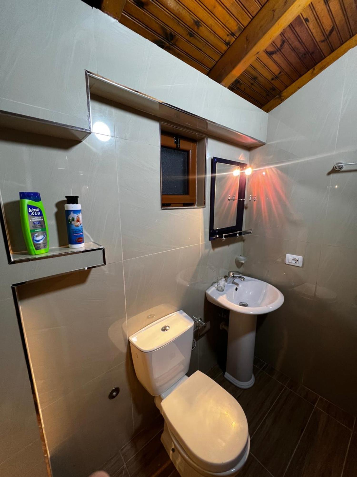 Luigi Guest House Gjirokastër المظهر الخارجي الصورة